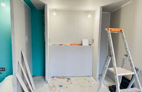 Création d'une tête de lit sur mesure - Maison Yvelines