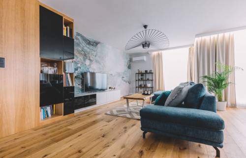 Rénovation d'un salon moderne ton pal dans un appartement à Biarritz