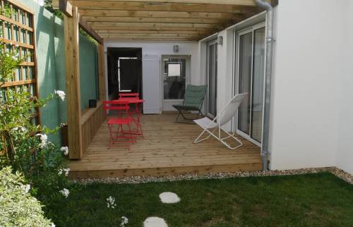 Réaliser une pergola pour ma terrasse à Royan