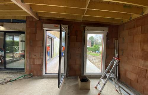 Pose des menuiseries aluminium bi-color 