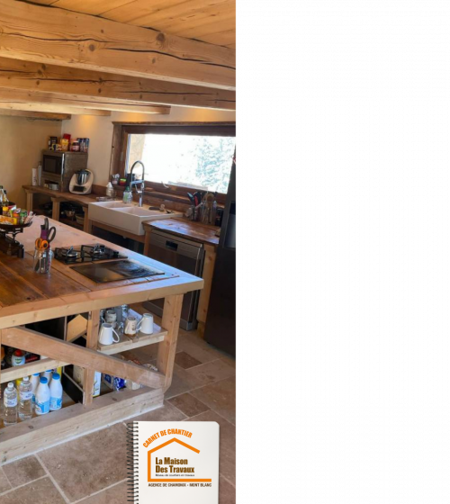 rénovation cuisine chalet Praz-sur-Arly, cuisine bois massif montagne, cuisine alpage rénovée, artisan cuisine Haute-Savoie, la maison des travaux chamonix, cuisine chalet traditionnel, îlot central bois massif, évier