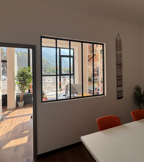 La Maison des Travaux Sallanches, rénovation locaux professionnels Sallanches, courtier en travaux Sallanches, rénovation bureaux Sallanches, aménagement commerce Sallanches
