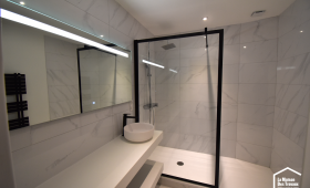 Miroir avec éclairage intégré 