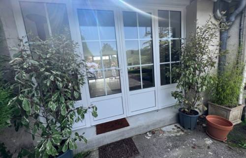 Détail de la baie vitrée en façade