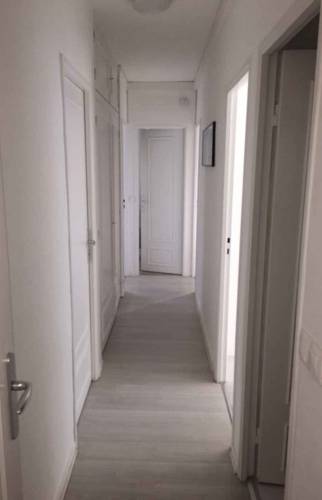 Nouveau couloir avec du parquet pour une nouvelle ambiance - Nantes 44