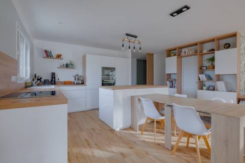 Rénovation complète et modernisation d'une maison, Cailloux sur Fontaines (69270)