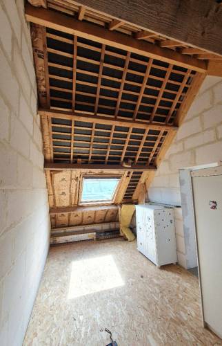 Combles avant travaux à Redon