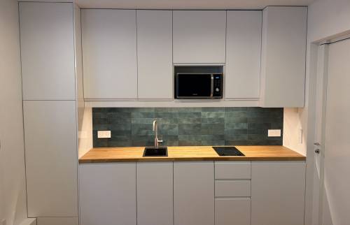 Studio rénové à proximité des Champs-Élysées avec kitchenette intégrée