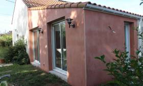 Enduit terre de Sienne pour cette extension à Vertou (44)