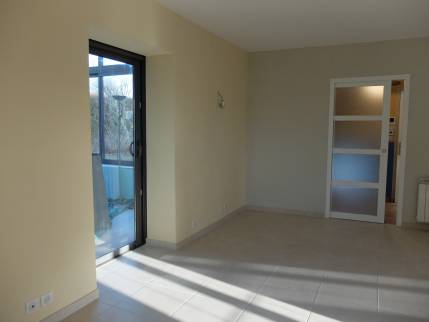 Travaux de rénovation intérieur d'une maison : carrelage au sol, peintures des murs et des plafonds - Ouest lyonnais