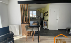 Vue du salon ilot central avec claustra APRES