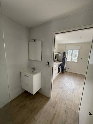 Nouvelle salle de bain dans une dépendance de résidence secondaire rénovée - Montélier 26120