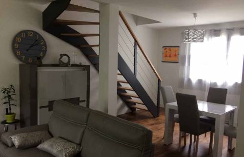 Nouvel escalier pour une nouvelle pièce de vie agrandie - Nantes (44)