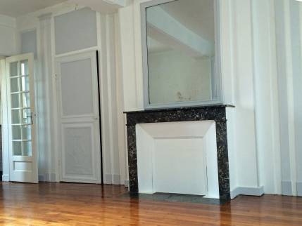 La cheminée et son miroir