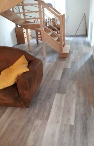 Pose d'un sol PVC imitation parquet