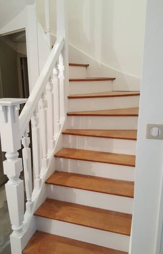 PPein ture balustres et contre marches escalier bois -  Saint-Germain-sur-Morin – 77860 -