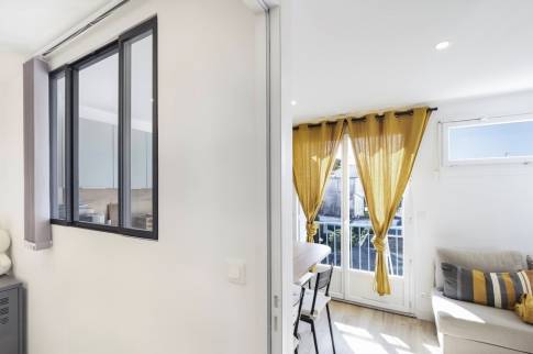 Chambre avec verrière d'atelier