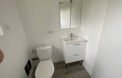 APRES Pose des éléments sanitaires et meuble vasque