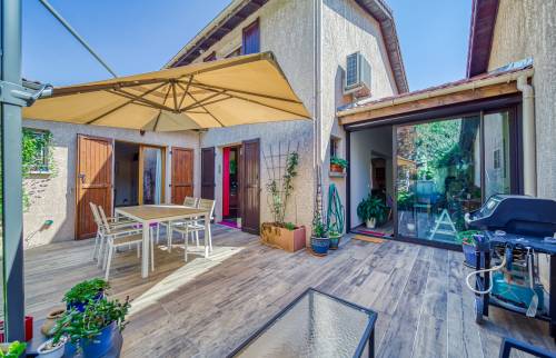 Plan large de la maison avec extension