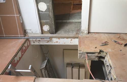 Champagne au Mont d'Or (69410) : rénovation des combles avec création d'une salle d'eau et remplacement de l'escalier