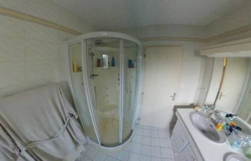 Vue sur l'ancienne cabine de douche