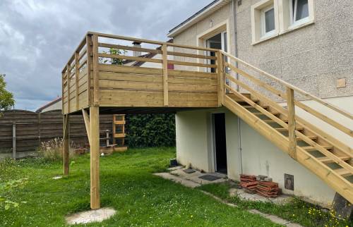 Création d'une terrasse sur pilotis à Rezé