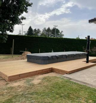 Spa avec terrasse en bois Saint-Laurent-de-Chamousset