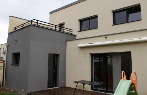 Surélévation - AVANT - architecte 44, maçon 44, plaquiste 44, peintre 44, carreleur 44, menuisier 44, charpentier 44, couvreur 44, plombier 44, électricien 44, paysagiste 44