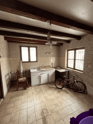  Cuisine avant travaux de démolition de maison - Montélier 26120