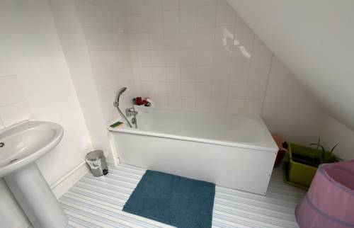 Salle de bain avant la rénovation - vue 2