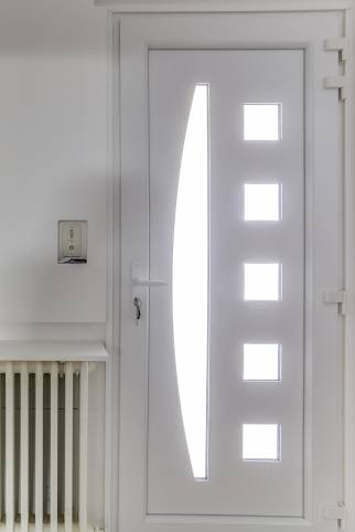 Rénovation complète d’une maison avec aménagement d’un garage transformé en séjour cuisine à Neuville sur Saône