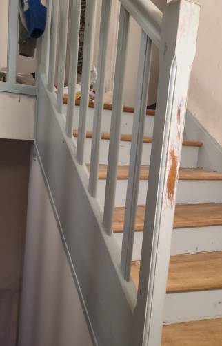 Peinture non adhérente sur escalier avant travaux Chavagne