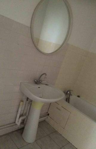 Salle de bains avant