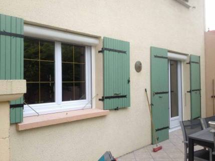 Nouveaux volets roulants en aluminium intégrés aux menuiseries extérieures - Combs-la-Ville 77380