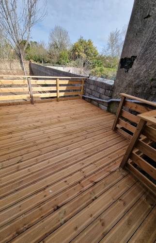 Vue générale de la terrasse bois