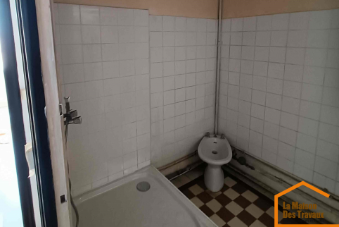 salle de bains à rénover 