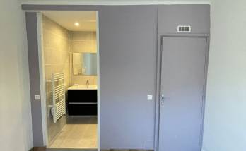 Création de la salle de bain dans une chambre