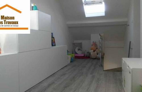 Aménagement de combles - salle de jeux lumineuse (91)