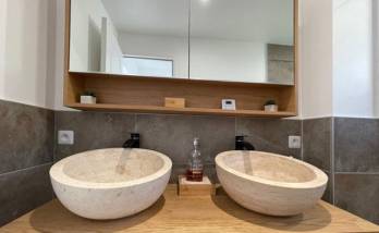 Le meuble et ses deux vasques