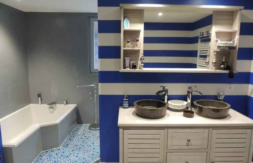 Le béton ciré très tendance dans la salle de bain à Jonzac