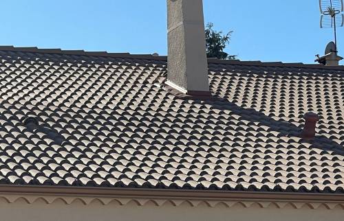 Après : tuiles remises en état Caissargues