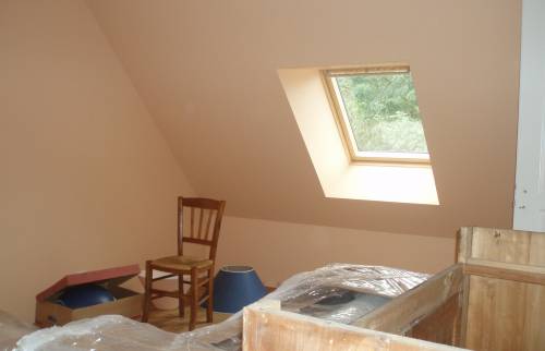 Chambre dans combles à VEILLEINS (41)