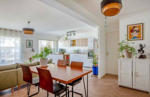 Rénovation d'un appartement avec cuisine ouverte sur l'espace séjour, Lyon 