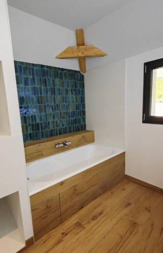 Création de salle de bain dans une extension pour en faire une suite parentale à Morestel