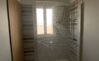 Salle de bain aprés la rénovation d'un appartement centre ville La Maison Des Travaux Ales