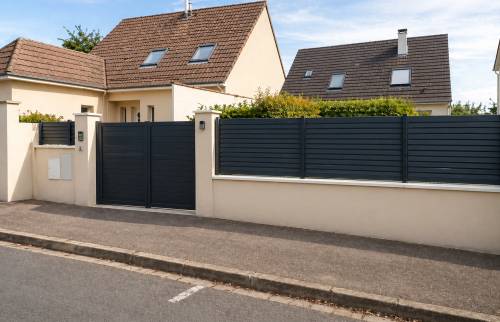 ST CHERON 91  pose de clôture et de portail pour une maison