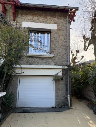 Egalisation des niveaux devant le garage pour faciliter l'accès et l'écoulement des eaux