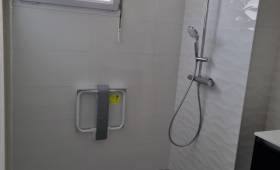 Douche PMR à Dourdan Etampes