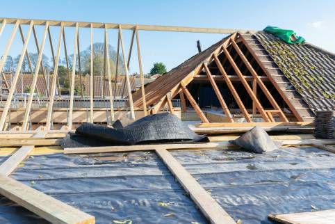 Rénovation de charpente sur une maison lors de travaux d'agrandissement - Combs-la-Ville 77380