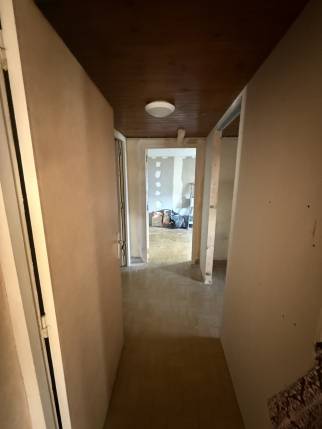 Couloir avant rénovation de maison - Guilherand-Granges 07500
